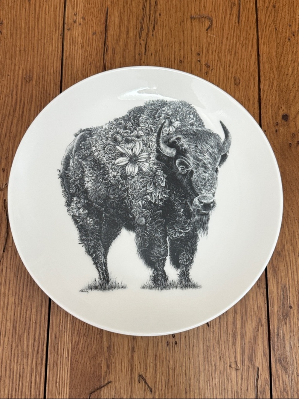 Maxwell & Willams Bison Salad Plates in Black and White - Set of 2 - Picture 6 of 8
